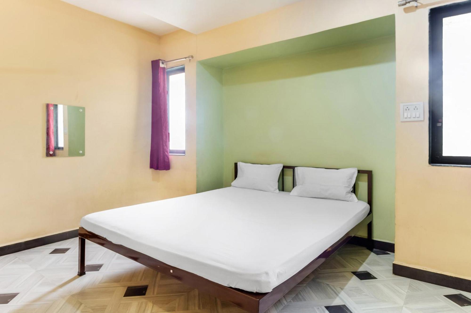 Spot On Harihar Lodging And Yatri Niwas Hotel Kolhapur Exterior photo